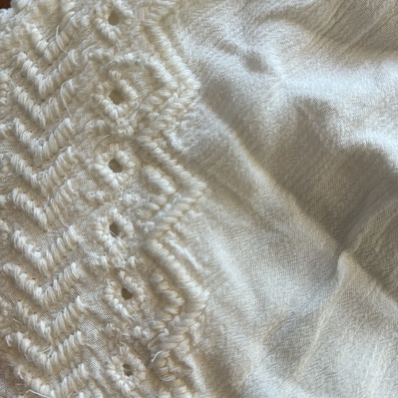 Beachey white romper. Ties in the back. Rip curl. - Picture 8 of 8